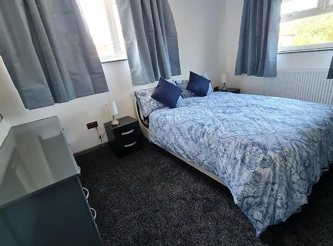 Prázdninový dům 2-bed Sleeps 4 Parking