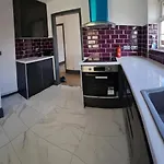 2-bed Sleeps 4 Parking *