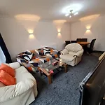 בית נופש 2-bed Sleeps 4 Parking *