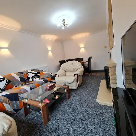 2-bed Sleeps 4 Parking Vakantiehuis
