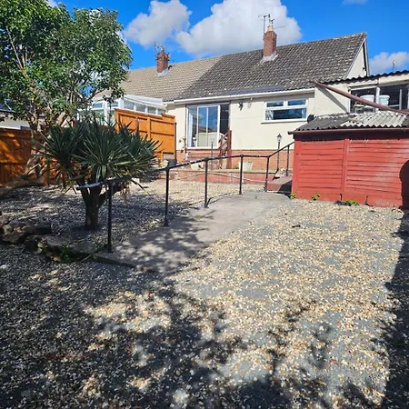 بيت للعطل 2-bed Sleeps 4 Parking