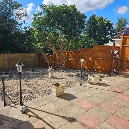 2-bed House In * Bristol