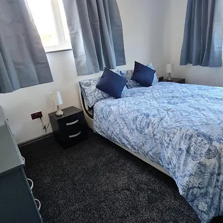 2-bed Sleeps 4 Parking Hébergement de vacances