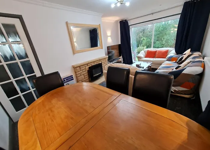 Dom wakacyjny 2-bed Sleeps 4 Parking