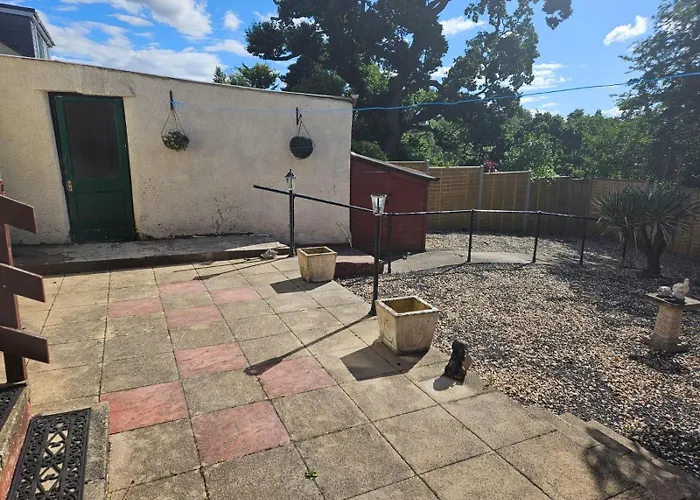 Dom wakacyjny 2-bed Sleeps 4 Parking *